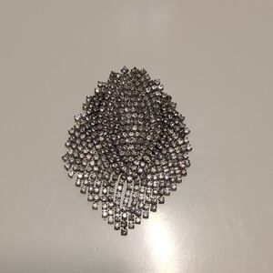 Vintage Elegant Silver Tone Shiny Bling Rhinestone Brooch Pin